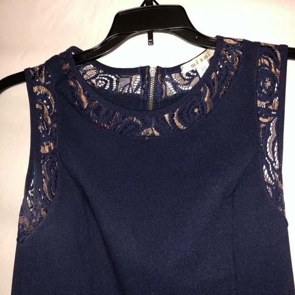 Navy and Gold Short Sleeveless Dress - Picture 3 of 5